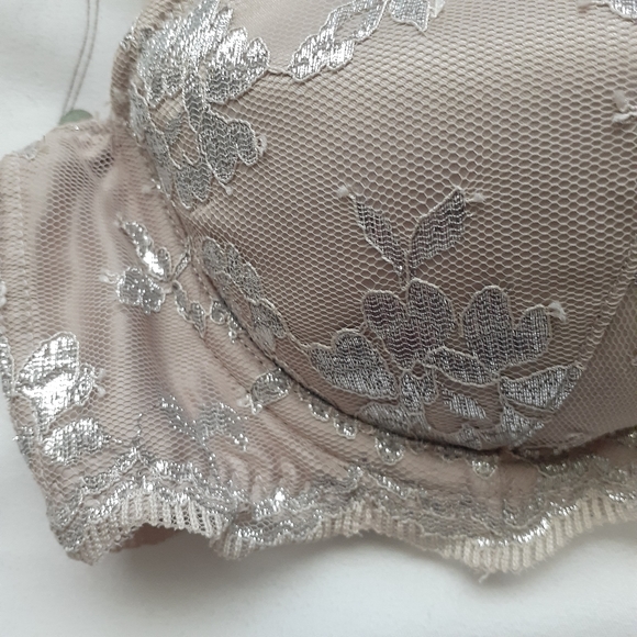 ❤ Silver foil Victoria's Secret VS lace bra - Picture 2 of 6